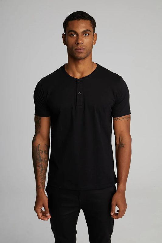 Camiseta Pima Henley manga curta