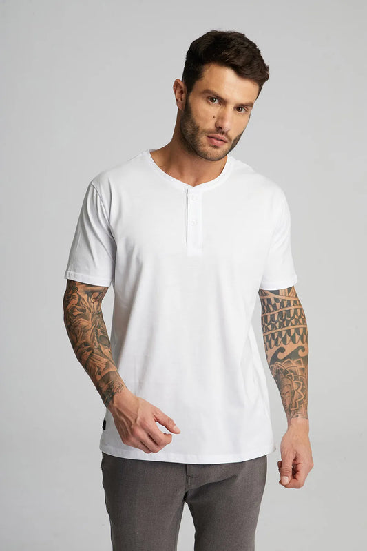 Camiseta Pima Henley manga curta