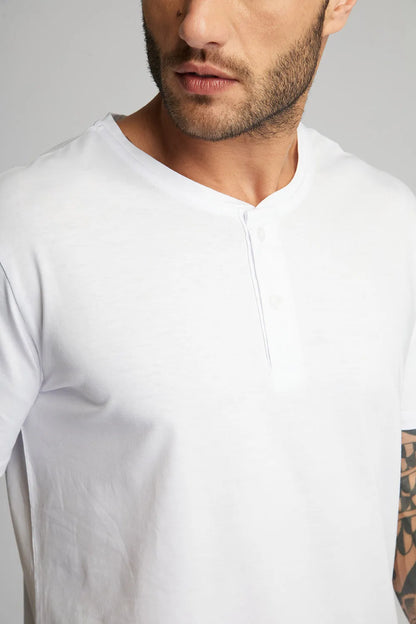 Camiseta Pima Henley manga curta